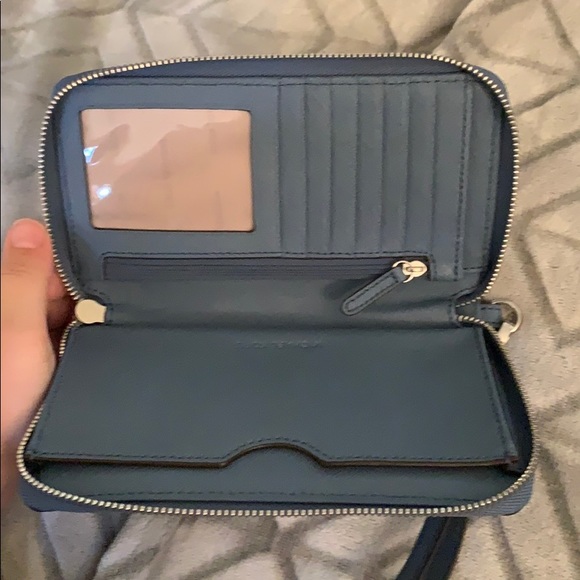 Blue Michael Kors wallet - Picture 4 of 4